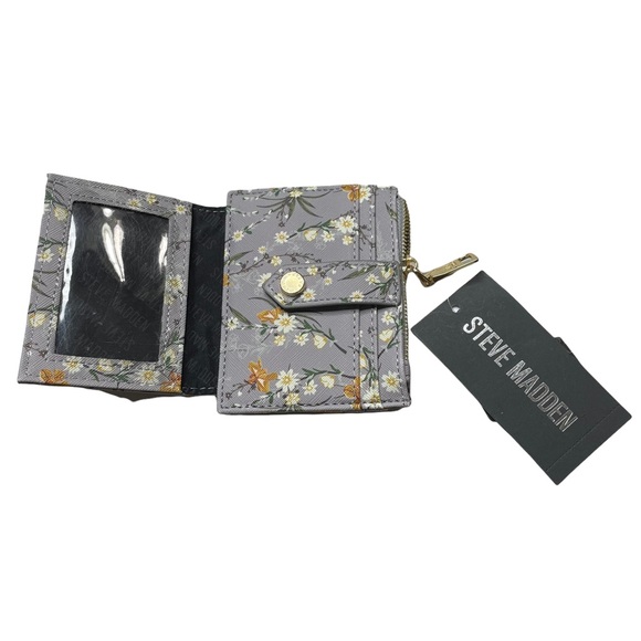 Steve Madden Handbags - Steve Madden Bhayden wallet